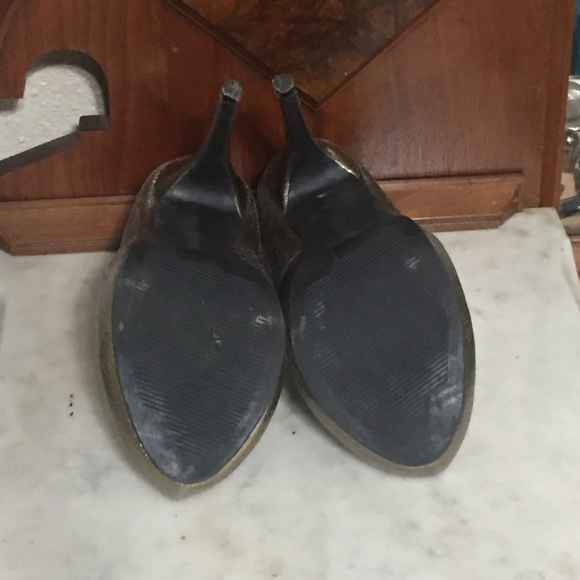 ❗️DONATING 6/12❗️FINAL PRICE❗️Perfect pewter platform pumps - Picture 3 of 4